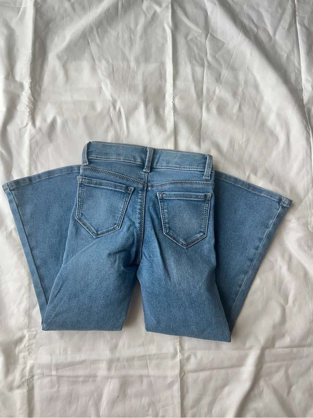 NWT Kids Flare Jegging with Star Appliqué - Light Blue size 4/5